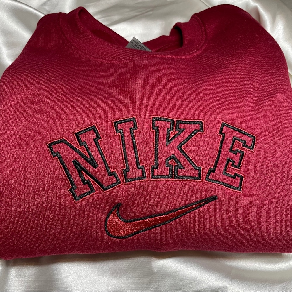 Red Nike embroidered Sweatshirt crewneck